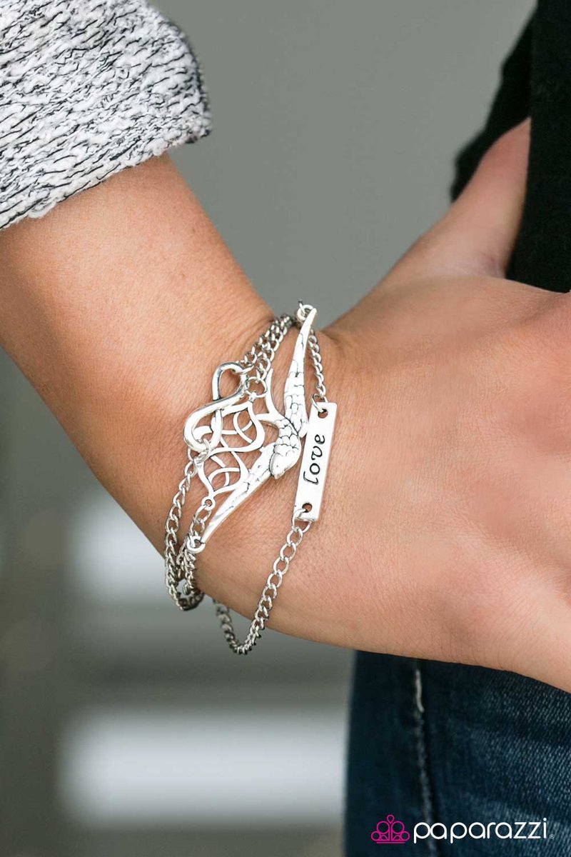 Paparazzi love sale bracelet